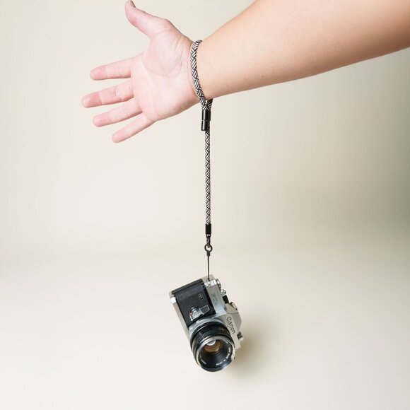 Camera Wrist Strap WHITE/BLACK Y-Pattern Adjustable – Quick Release Mount - Picture 4 of 8